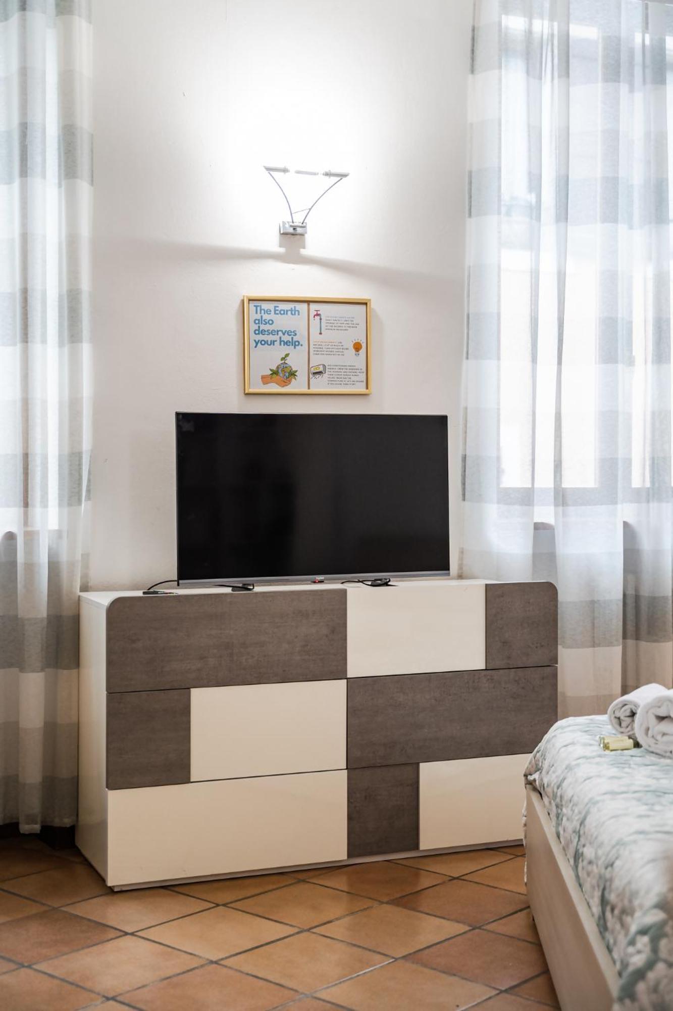 Riverwalk Al Castello Indipendent Apartments Verona Ngoại thất bức ảnh